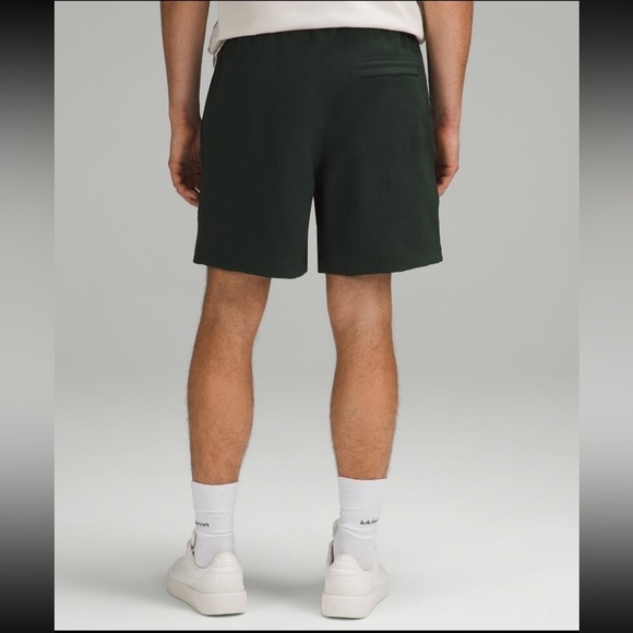 lululemon | Men's Bowline 5" Stretch Cotton VersaTwill Short Medium Legacy Green - Picture 2 of 8